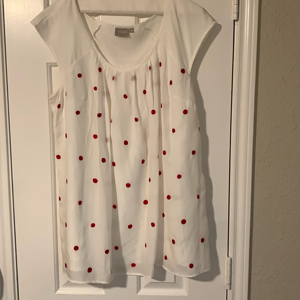 Cute white top w/ red dots